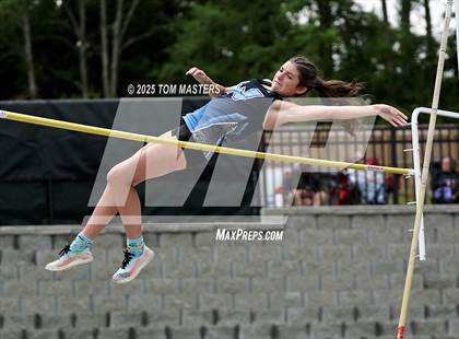 Thumbnail 2 in NCHSAA 4A West Regional (Pole Vault) photogallery.