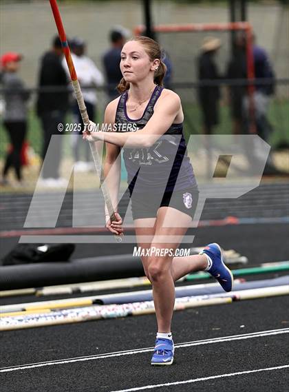 Thumbnail 1 in NCHSAA 4A West Regional (Pole Vault) photogallery.