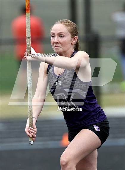Thumbnail 2 in NCHSAA 4A West Regional (Pole Vault) photogallery.