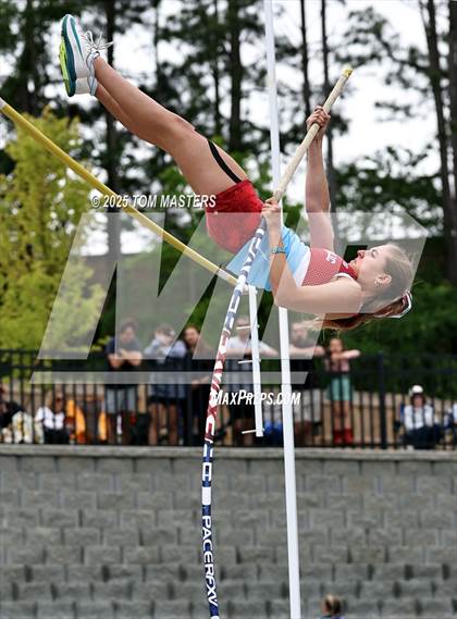 Thumbnail 1 in NCHSAA 4A West Regional (Pole Vault) photogallery.
