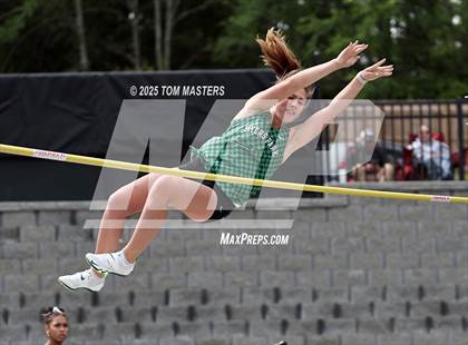 Thumbnail 2 in NCHSAA 4A West Regional (Pole Vault) photogallery.