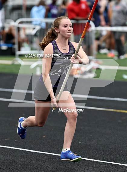 Thumbnail 3 in NCHSAA 4A West Regional (Pole Vault) photogallery.