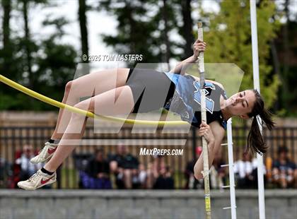 Thumbnail 2 in NCHSAA 4A West Regional (Pole Vault) photogallery.