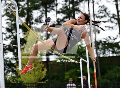 Thumbnail 3 in NCHSAA 4A West Regional (Pole Vault) photogallery.