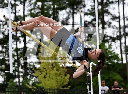 Thumbnail 1 in NCHSAA 4A West Regional (Pole Vault) photogallery.
