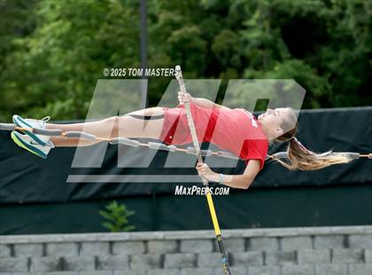 Thumbnail 2 in NCHSAA 4A West Regional (Pole Vault) photogallery.