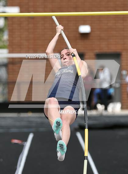 Thumbnail 1 in NCHSAA 4A West Regional (Pole Vault) photogallery.