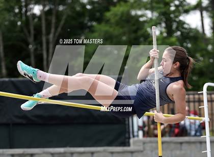 Thumbnail 3 in NCHSAA 4A West Regional (Pole Vault) photogallery.