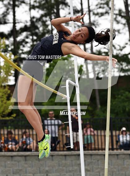 Thumbnail 3 in NCHSAA 4A West Regional (Pole Vault) photogallery.