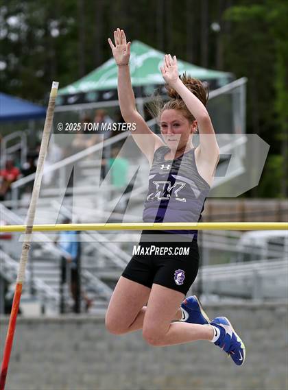 Thumbnail 2 in NCHSAA 4A West Regional (Pole Vault) photogallery.