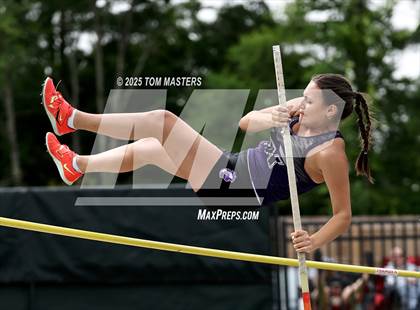 Thumbnail 3 in NCHSAA 4A West Regional (Pole Vault) photogallery.