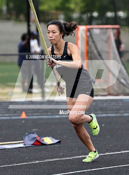 Thumbnail 3 in NCHSAA 4A West Regional (Pole Vault) photogallery.