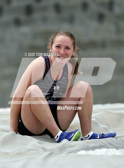 Thumbnail 1 in NCHSAA 4A West Regional (Pole Vault) photogallery.