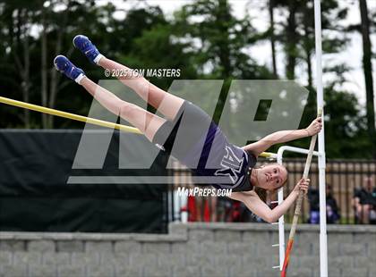 Thumbnail 1 in NCHSAA 4A West Regional (Pole Vault) photogallery.