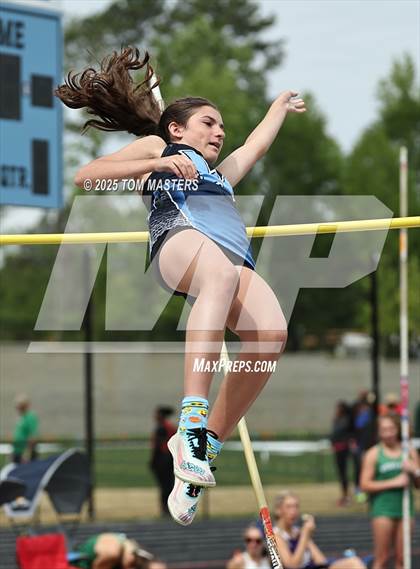 Thumbnail 3 in NCHSAA 4A West Regional (Pole Vault) photogallery.