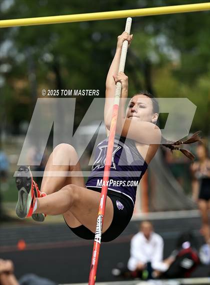 Thumbnail 3 in NCHSAA 4A West Regional (Pole Vault) photogallery.
