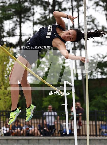 Thumbnail 3 in NCHSAA 4A West Regional (Pole Vault) photogallery.