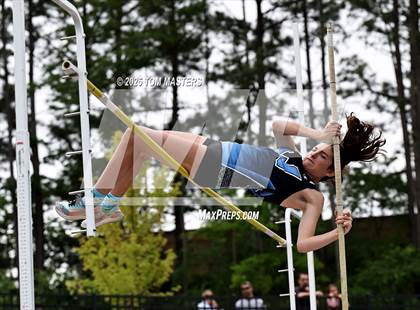 Thumbnail 2 in NCHSAA 4A West Regional (Pole Vault) photogallery.