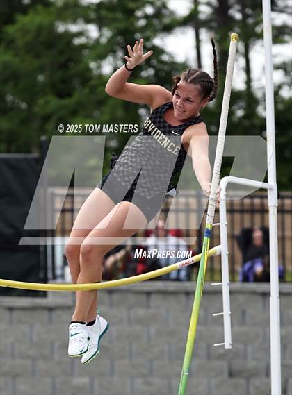 Thumbnail 2 in NCHSAA 4A West Regional (Pole Vault) photogallery.