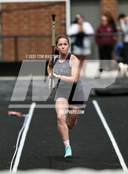 Thumbnail 3 in NCHSAA 4A West Regional (Pole Vault) photogallery.