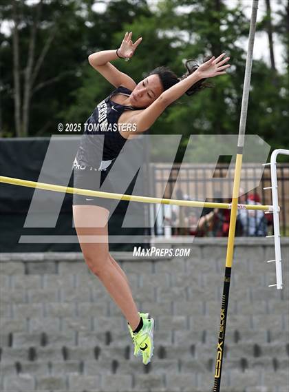 Thumbnail 2 in NCHSAA 4A West Regional (Pole Vault) photogallery.