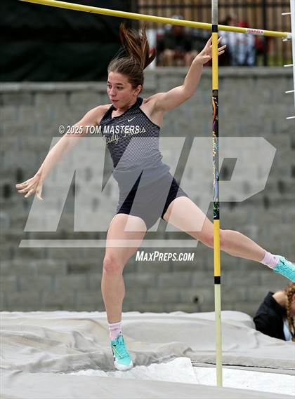 Thumbnail 3 in NCHSAA 4A West Regional (Pole Vault) photogallery.