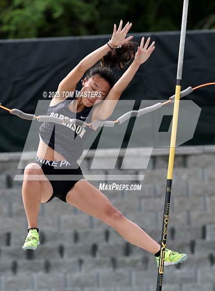 Thumbnail 1 in NCHSAA 4A West Regional (Pole Vault) photogallery.