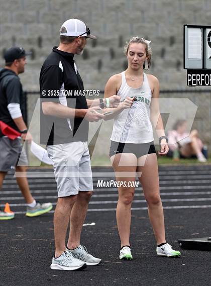 Thumbnail 1 in NCHSAA 4A West Regional (Pole Vault) photogallery.