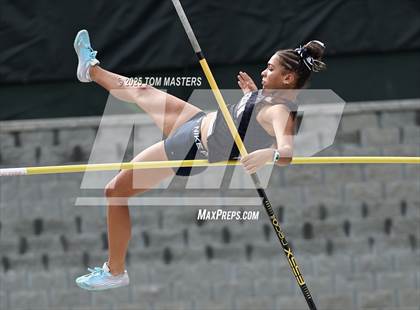 Thumbnail 1 in NCHSAA 4A West Regional (Pole Vault) photogallery.