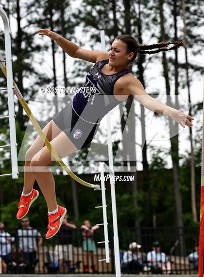 Thumbnail 1 in NCHSAA 4A West Regional (Pole Vault) photogallery.