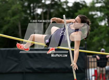 Thumbnail 2 in NCHSAA 4A West Regional (Pole Vault) photogallery.