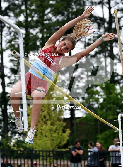 Thumbnail 1 in NCHSAA 4A West Regional (Pole Vault) photogallery.