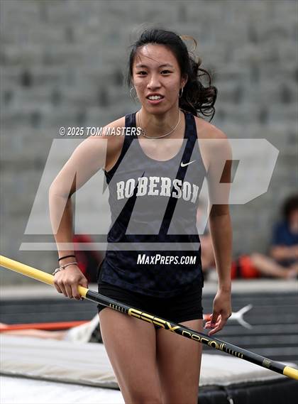 Thumbnail 3 in NCHSAA 4A West Regional (Pole Vault) photogallery.