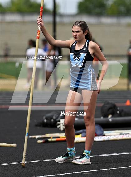 Thumbnail 2 in NCHSAA 4A West Regional (Pole Vault) photogallery.