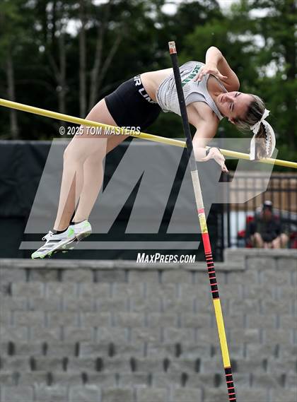 Thumbnail 3 in NCHSAA 4A West Regional (Pole Vault) photogallery.