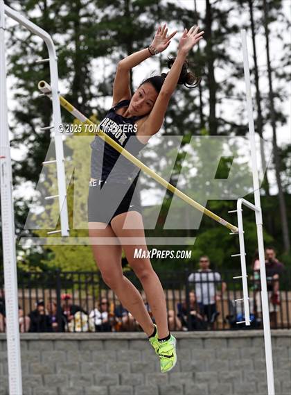 Thumbnail 2 in NCHSAA 4A West Regional (Pole Vault) photogallery.