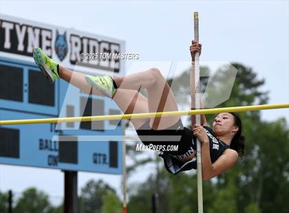 Thumbnail 1 in NCHSAA 4A West Regional (Pole Vault) photogallery.