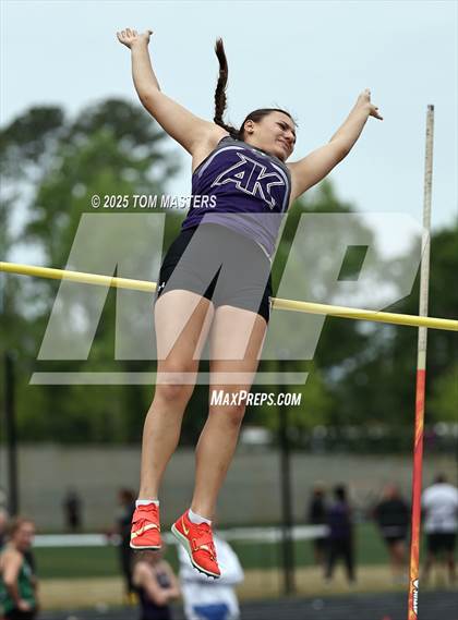 Thumbnail 2 in NCHSAA 4A West Regional (Pole Vault) photogallery.
