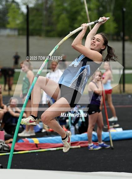 Thumbnail 3 in NCHSAA 4A West Regional (Pole Vault) photogallery.