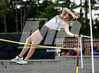 Thumbnail 1 in NCHSAA 4A West Regional (Pole Vault) photogallery.