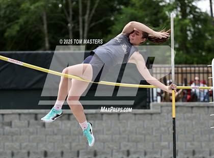 Thumbnail 1 in NCHSAA 4A West Regional (Pole Vault) photogallery.