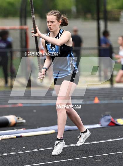 Thumbnail 3 in NCHSAA 4A West Regional (Pole Vault) photogallery.