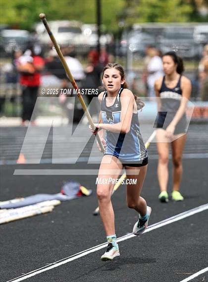 Thumbnail 2 in NCHSAA 4A West Regional (Pole Vault) photogallery.