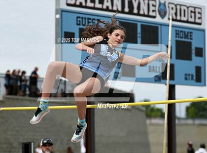 Thumbnail 2 in NCHSAA 4A West Regional (Pole Vault) photogallery.