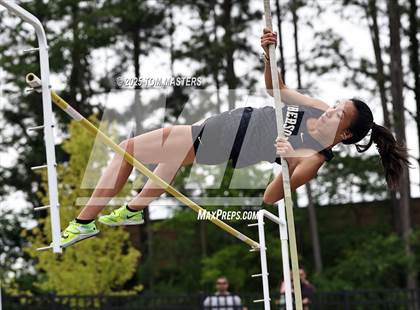 Thumbnail 2 in NCHSAA 4A West Regional (Pole Vault) photogallery.