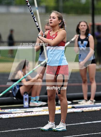 Thumbnail 3 in NCHSAA 4A West Regional (Pole Vault) photogallery.