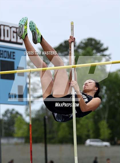 Thumbnail 3 in NCHSAA 4A West Regional (Pole Vault) photogallery.