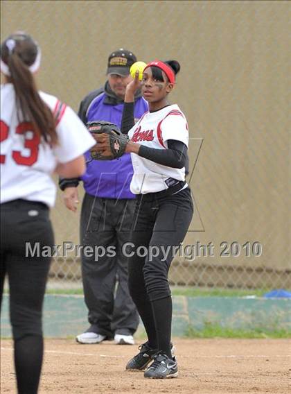 Thumbnail 1 in Fairfield vs. Righetti (Victory Pre-Season Tournament) photogallery.
