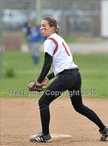 Thumbnail 2 in Fairfield vs. Righetti (Victory Pre-Season Tournament) photogallery.