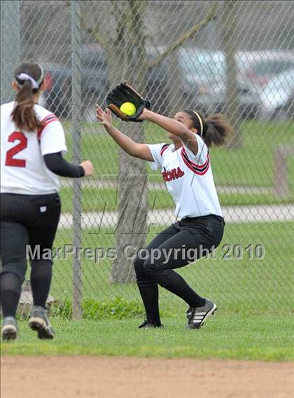Thumbnail 2 in Fairfield vs. Righetti (Victory Pre-Season Tournament) photogallery.